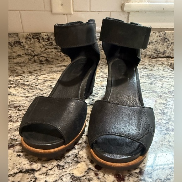Sorel Joanie Ankle Strap Wedge Sandal 7.5 - Picture 3 of 10
